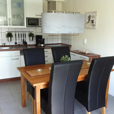 House In Tossens Holiday home